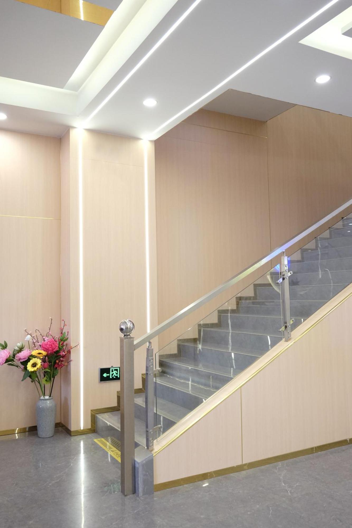 Huahang Hotel - Guangzhou Baiyun International Airport - Free Airport Shuttle Bus Eksteriør billede