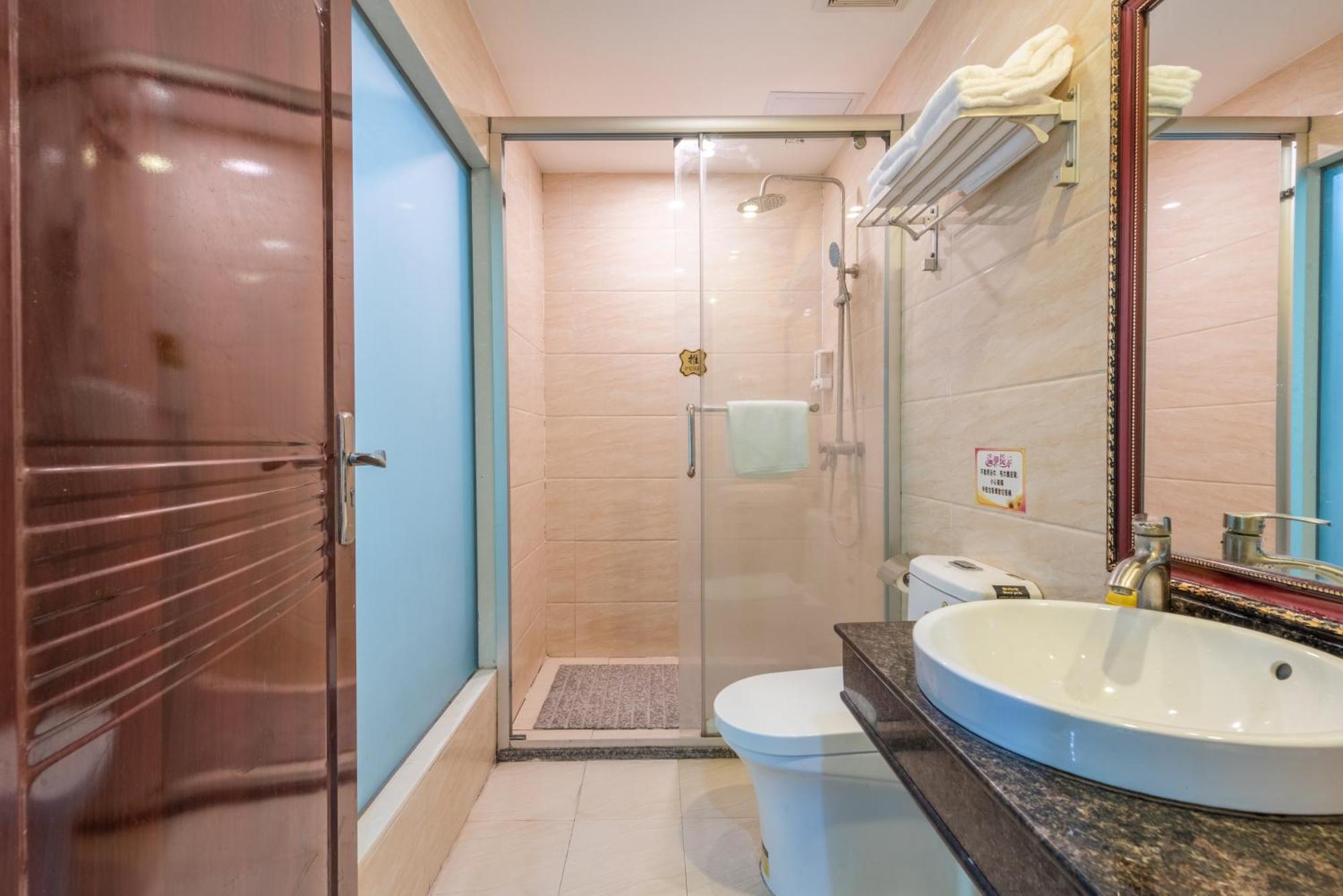 Huahang Hotel - Guangzhou Baiyun International Airport - Free Airport Shuttle Bus Eksteriør billede